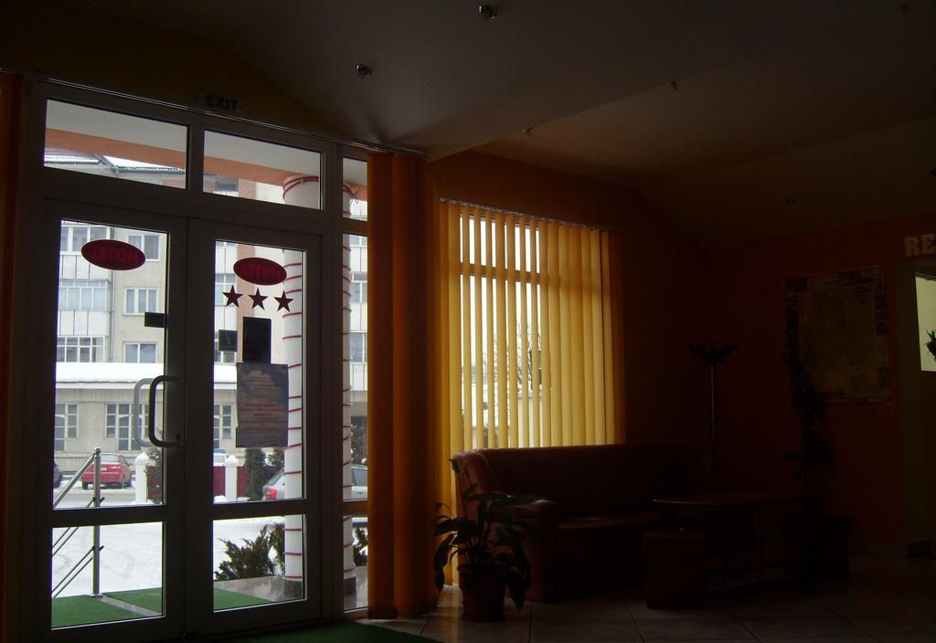 Hotel Mures Topliţa エクステリア 写真