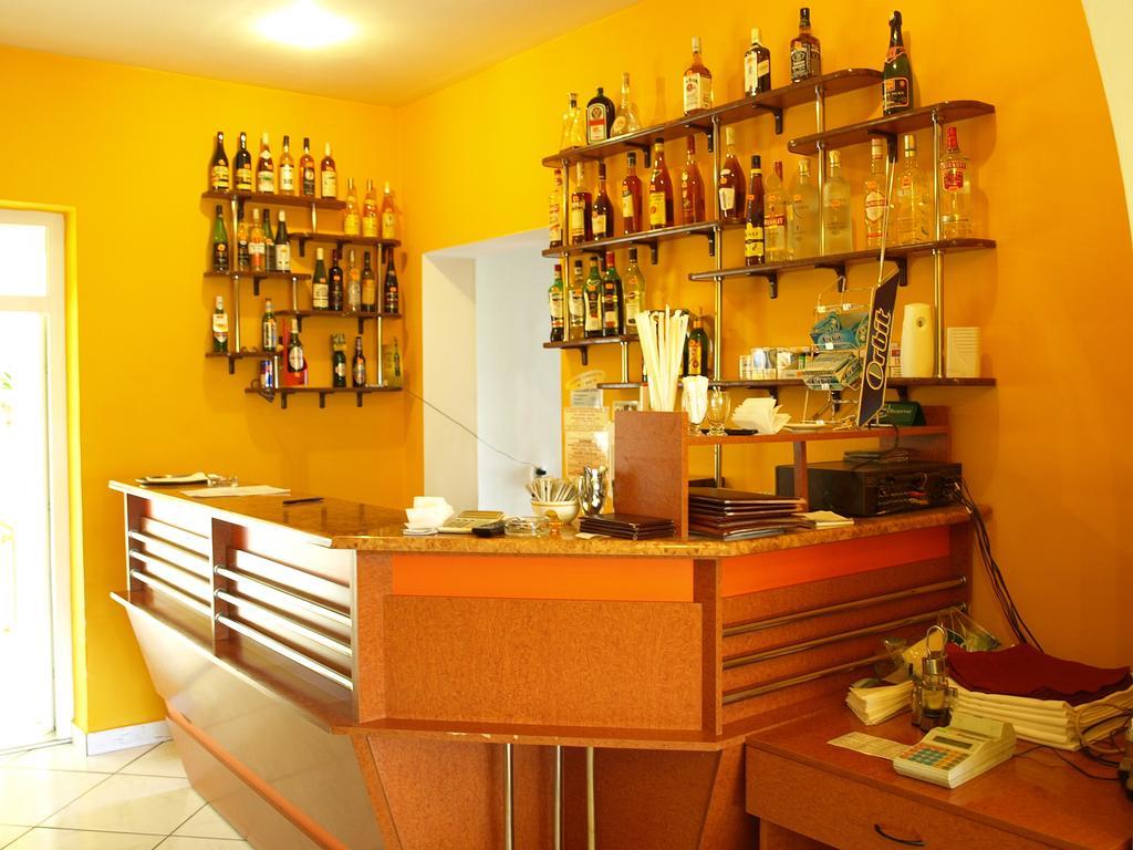 Hotel Mures Topliţa エクステリア 写真