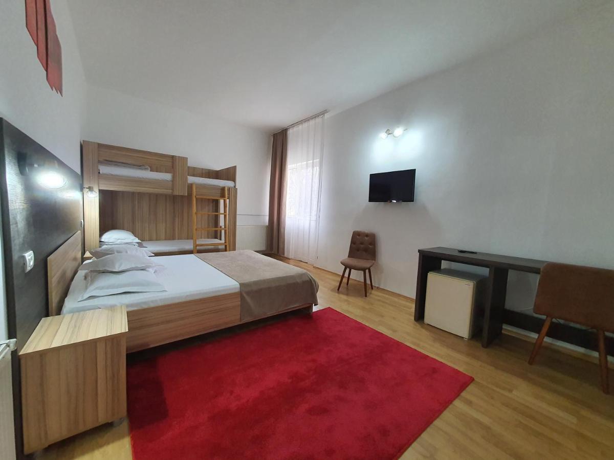 Hotel Mures Topliţa エクステリア 写真