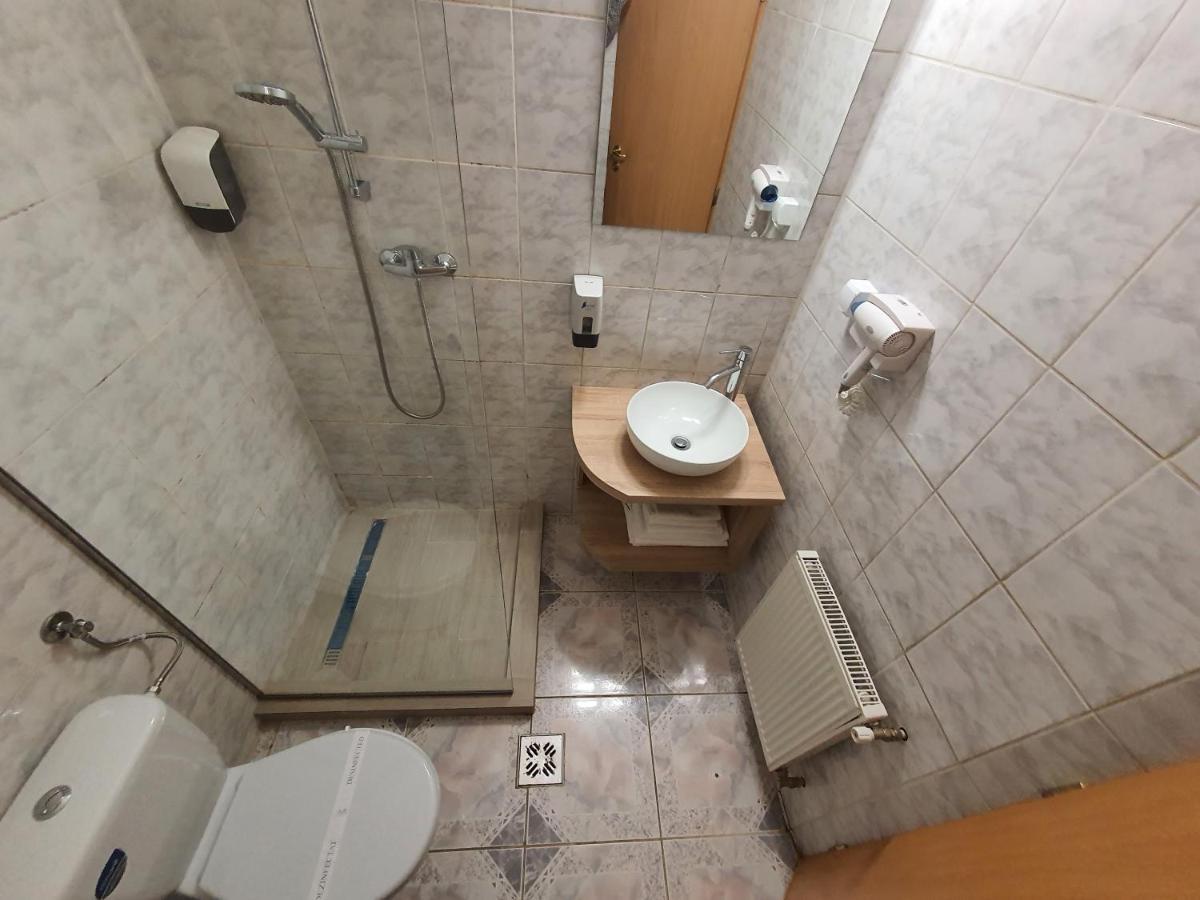 Hotel Mures Topliţa エクステリア 写真
