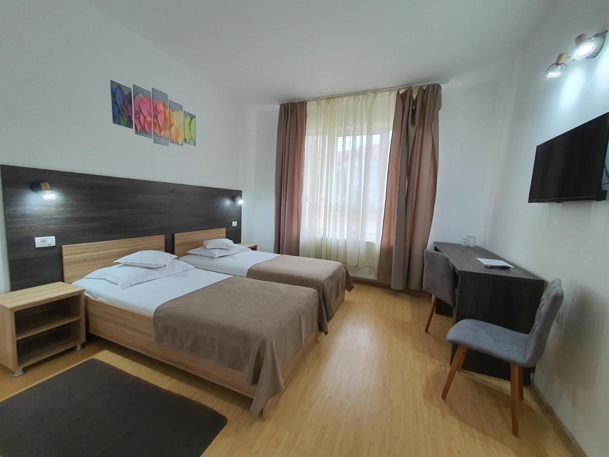Hotel Mures Topliţa エクステリア 写真